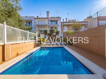 Casa a schiera con balcone in vendita a Creu Alta - Puiggener