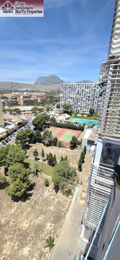 Vista exterior de Apartamento en venta en Benidorm con Aire acondicionado, Terraza y Amueblado