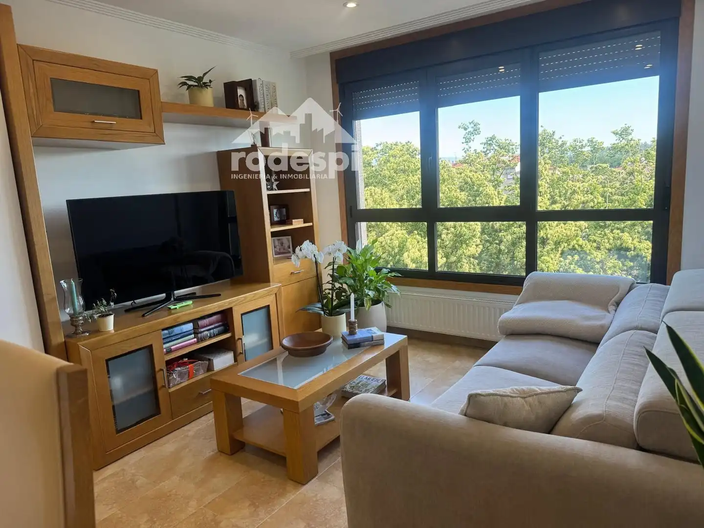 Sala de estar de Piso en venta en Ponteareas con Calefacción, Trastero y Amueblado