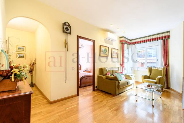 Piso en Venta en Calle de Novell en Barri de les Corts