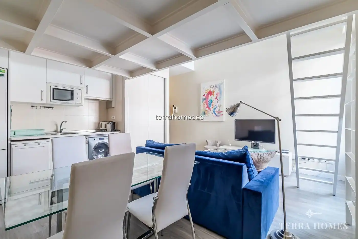 Sala de estar de Apartamento de alquiler en Madrid con Aire acondicionado, Calefacción y Amueblado