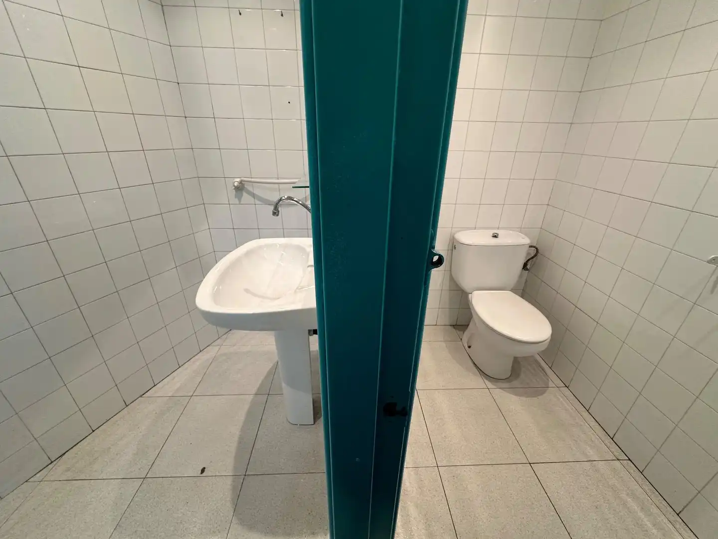 Badezimmer von Geschaftsraum zur Miete in Manresa mit Klimaanlage