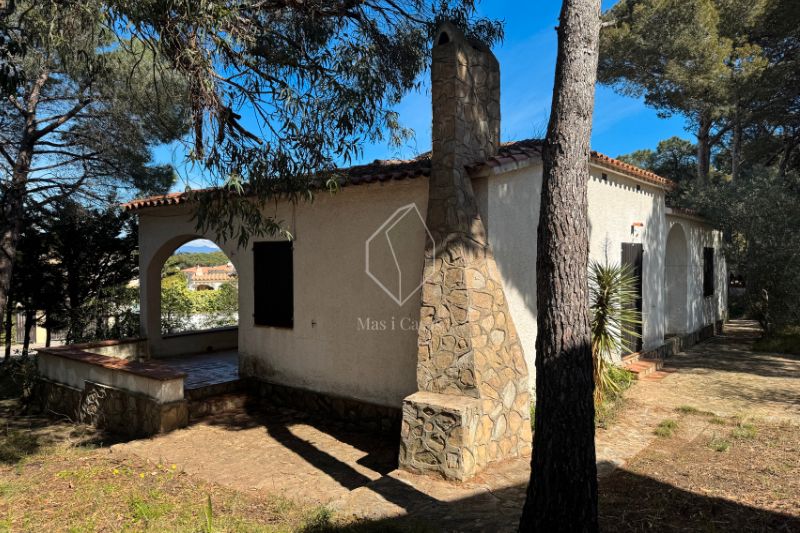 Exterior view of House or chalet for sale in L'Escala  with Private garden and Terrace