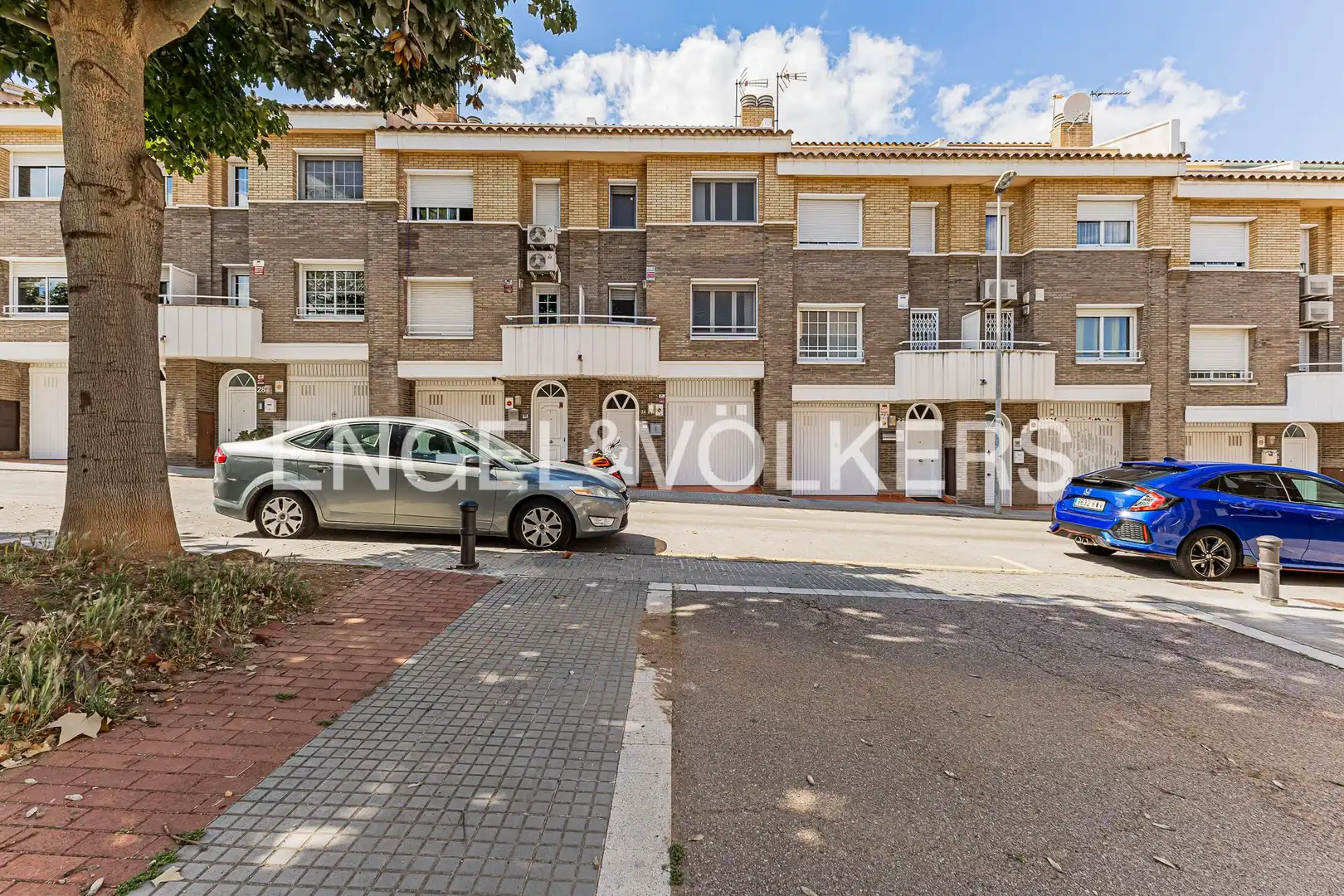 Vista exterior de Casa o chalet en venta en Viladecans con Calefacción, Jardín privado y Terraza