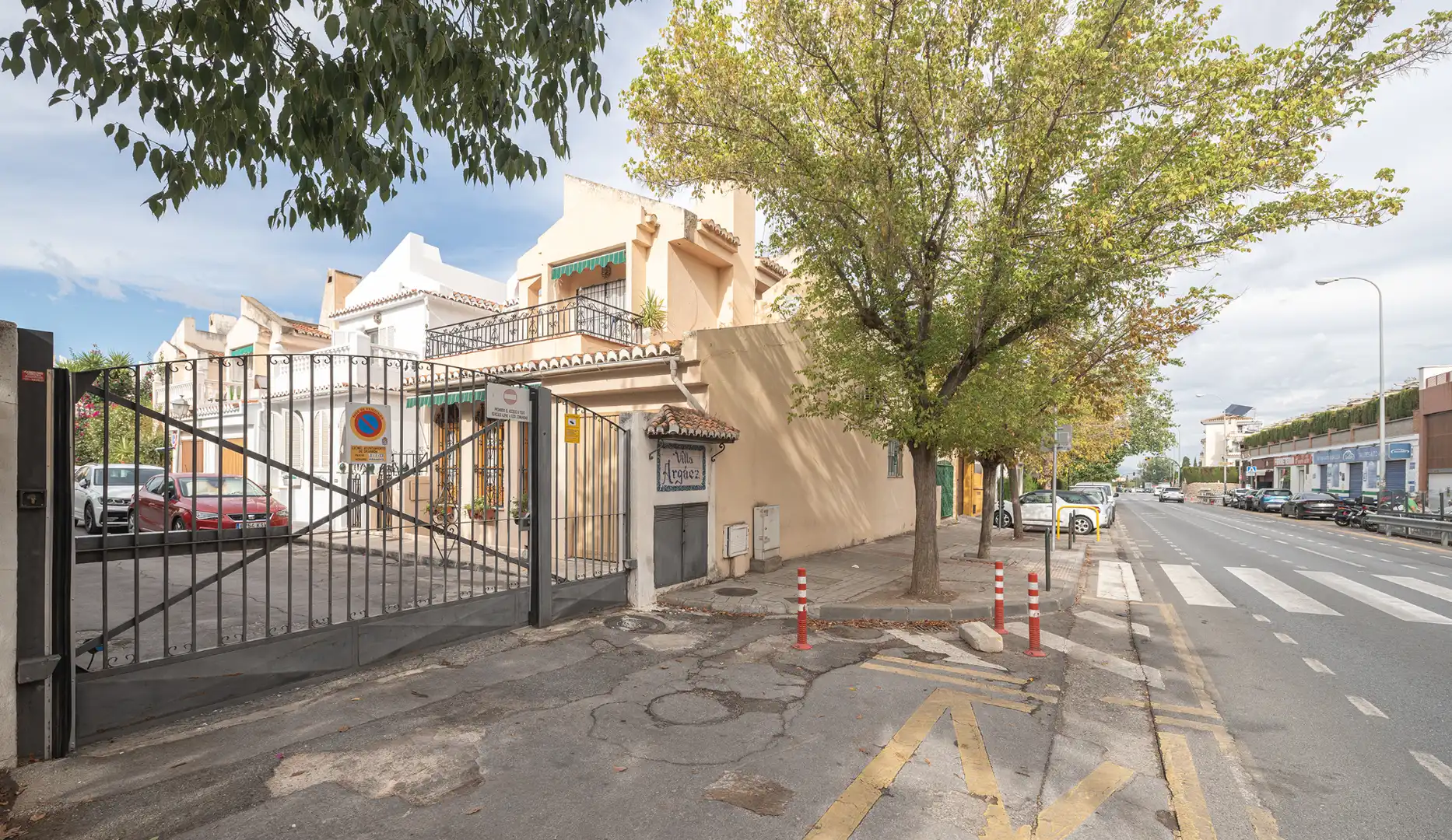 Exterior view of Houses for sale in Genil