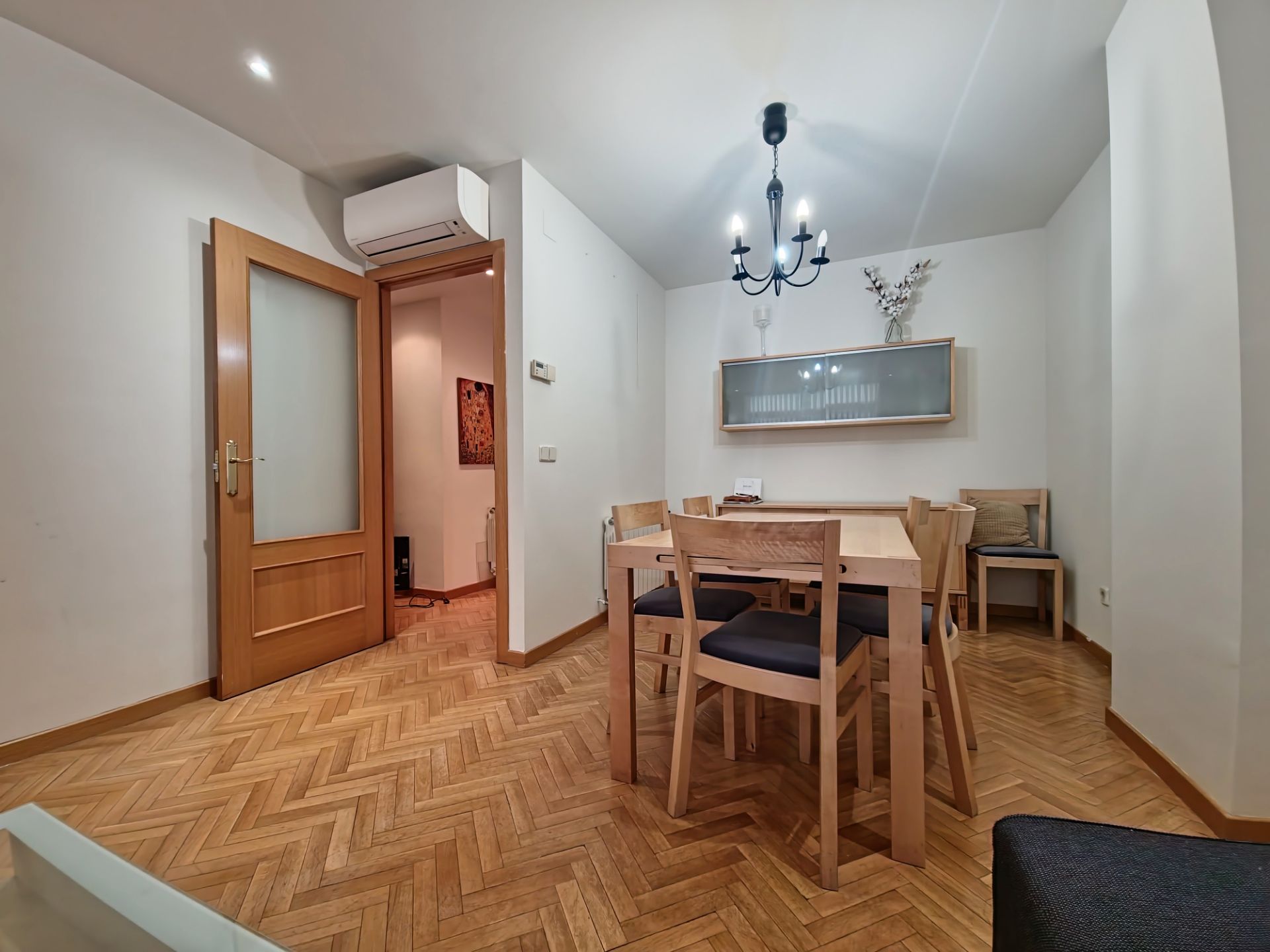 Dining room of Flat to rent in  Madrid Capital  with Heating, Parquet flooring and Furnished