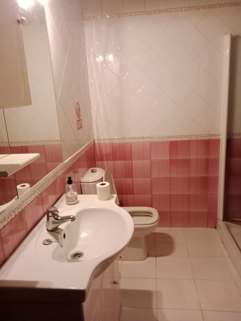 Baño de Casa o chalet de alquiler en Dos Hermanas con Aire acondicionado, Amueblado y Internet