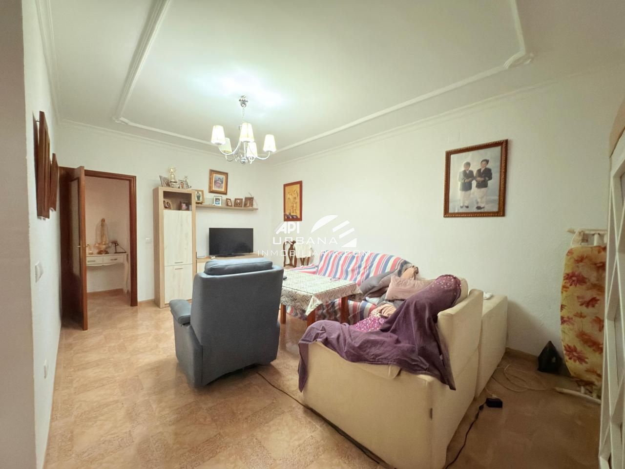 Sala d'estar de Casa o xalet en venda en Lucena amb Aire condicionat i Terrassa
