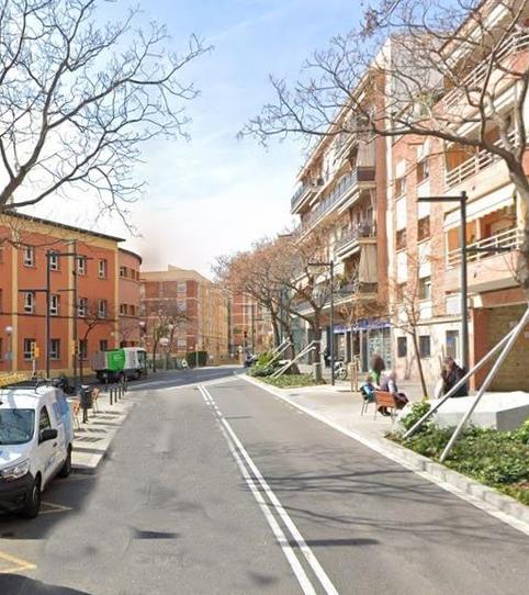 Foto 2 de Casa adosada en venta en Calle Llobera, Les Roquetes,  Barcelona Capital