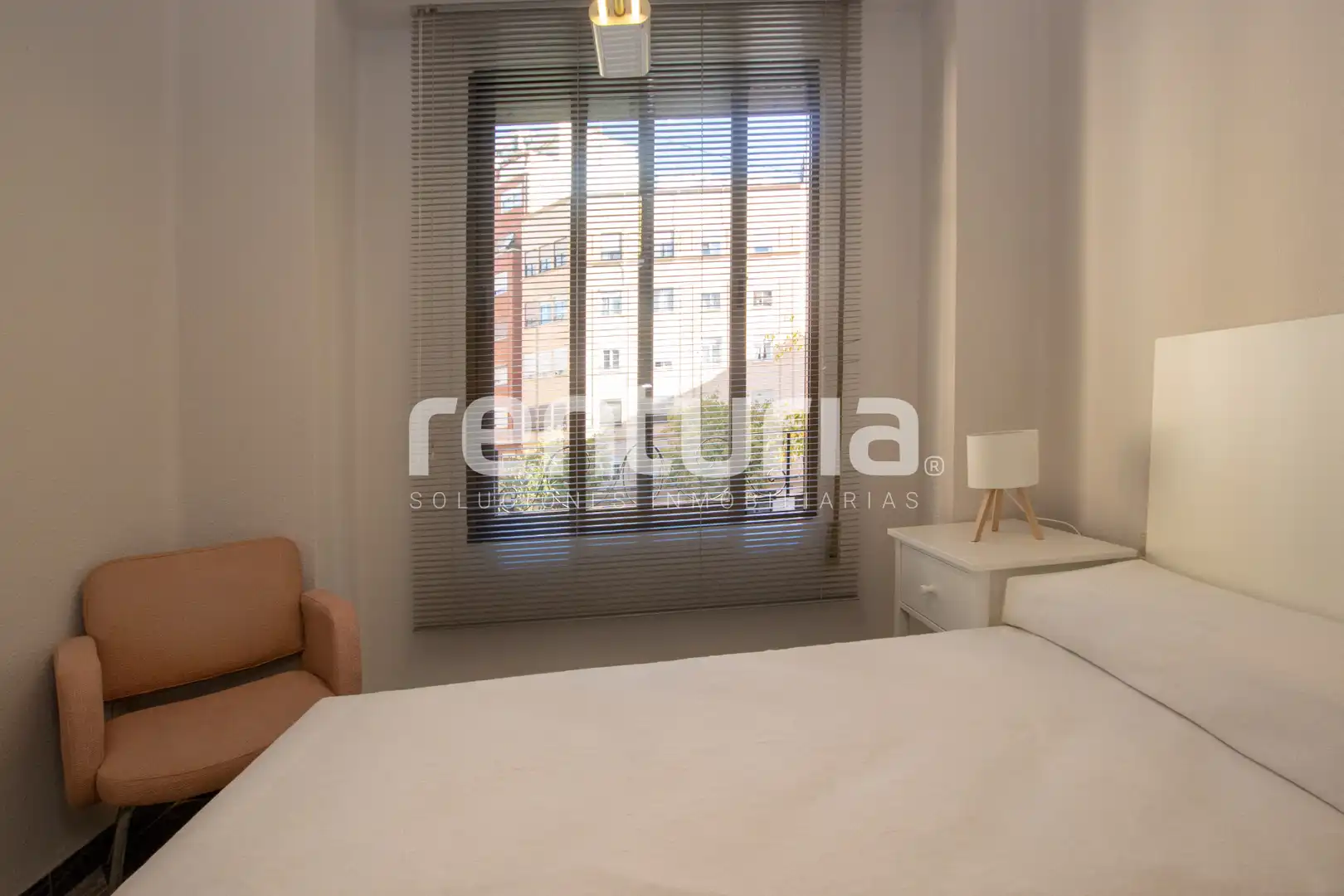 Bedroom of Flat for rent in Extramurs