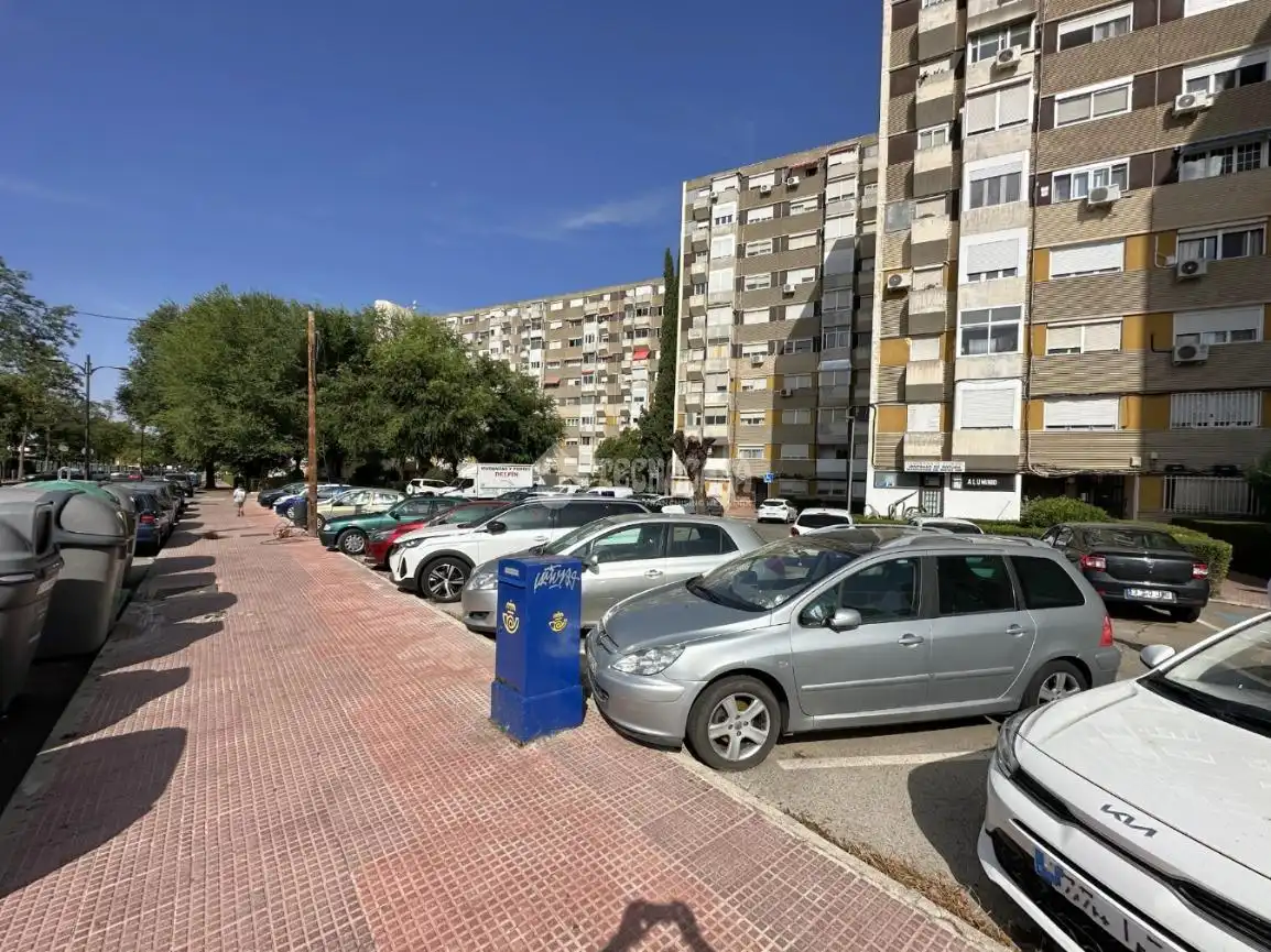 Aparcament de Pis en venda en Alcalá de Henares amb Calefacció i Terrassa