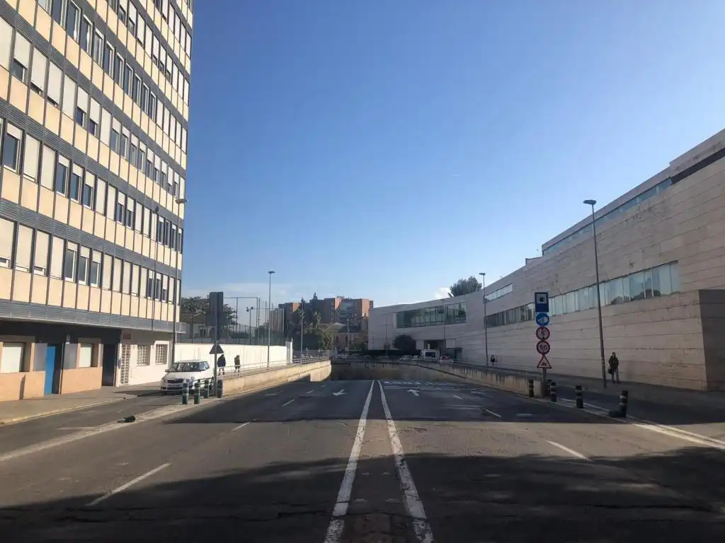 Vista exterior de Local en venta en Sevilla