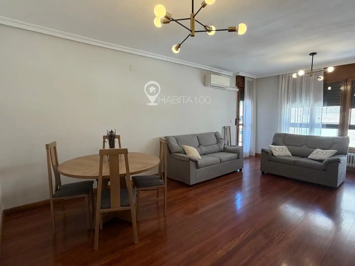 Sala de estar de Piso para compartir en Cuenca con Calefacción, Terraza y Amueblado