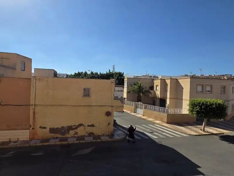 Vista exterior de Piso en venta en Roquetas de Mar ciudad