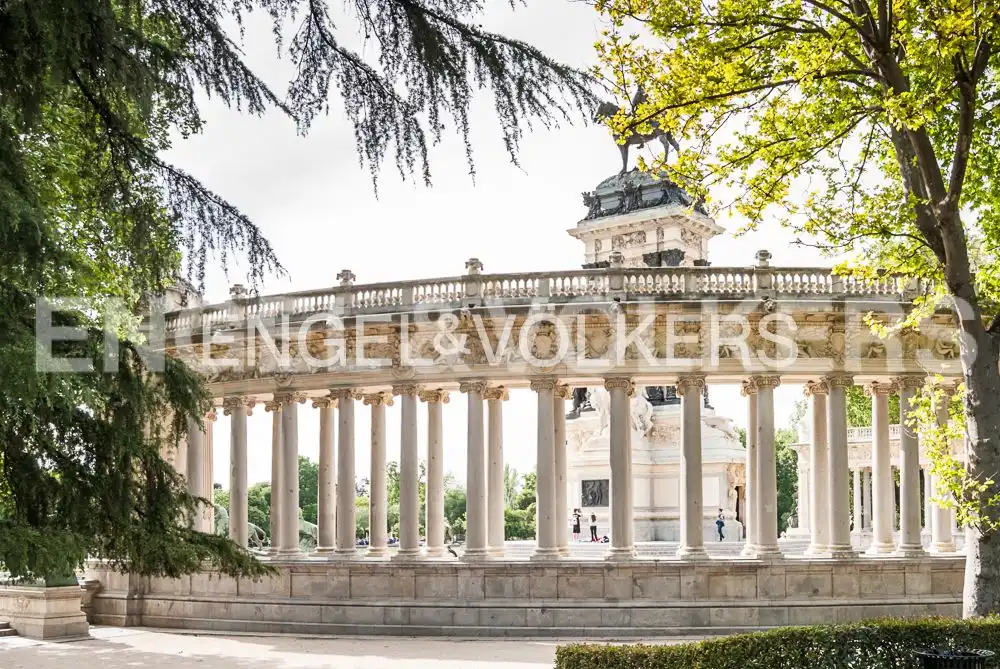 Vista exterior de Piso en venta en Madrid con Aire acondicionado, Calefacción y Amueblado