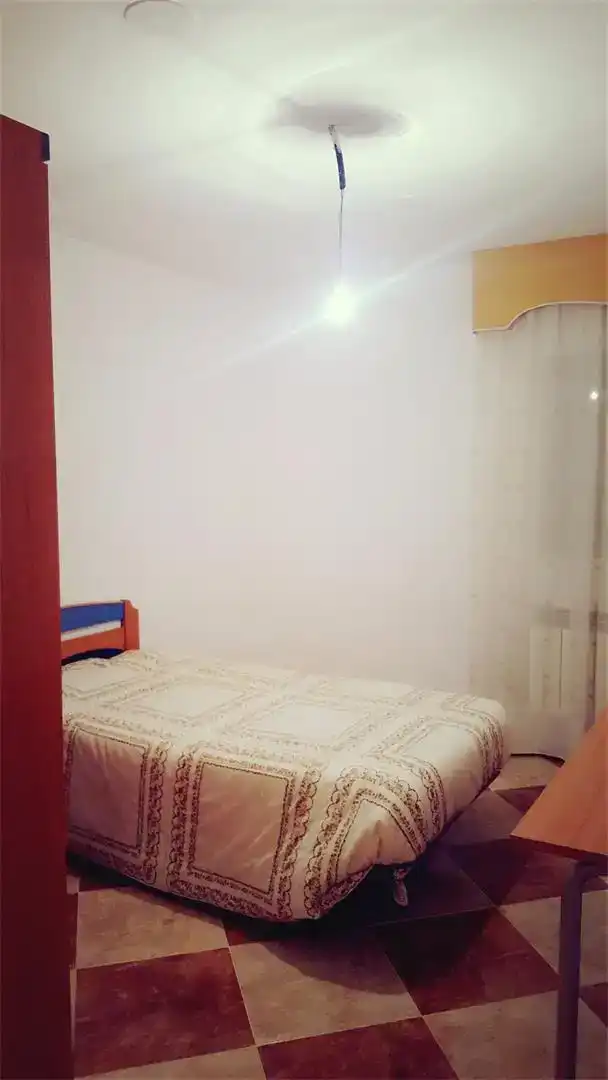 Dormitori de Casa adosada en venda en Baza amb Forn, Rentadora i Microones