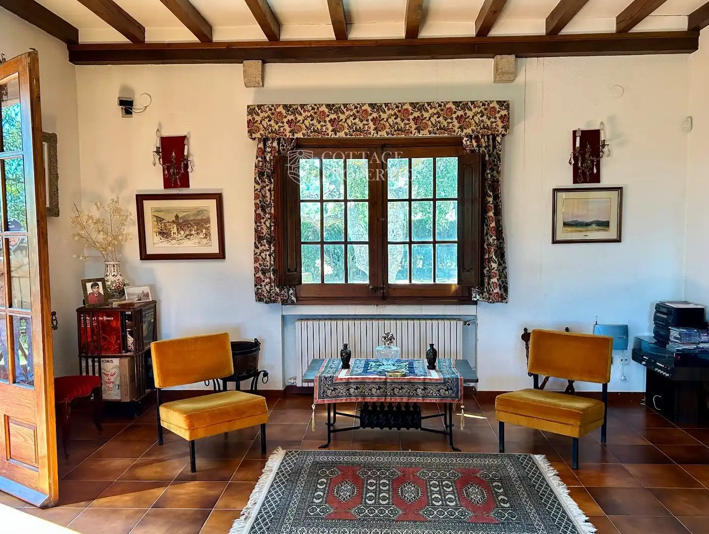 Sala de estar de Finca rústica en venta en Darnius con Calefacción