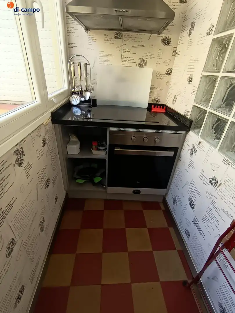 Kitchen of Flat for sale in Valladolid  with Air Conditioner, Heating and Furnished