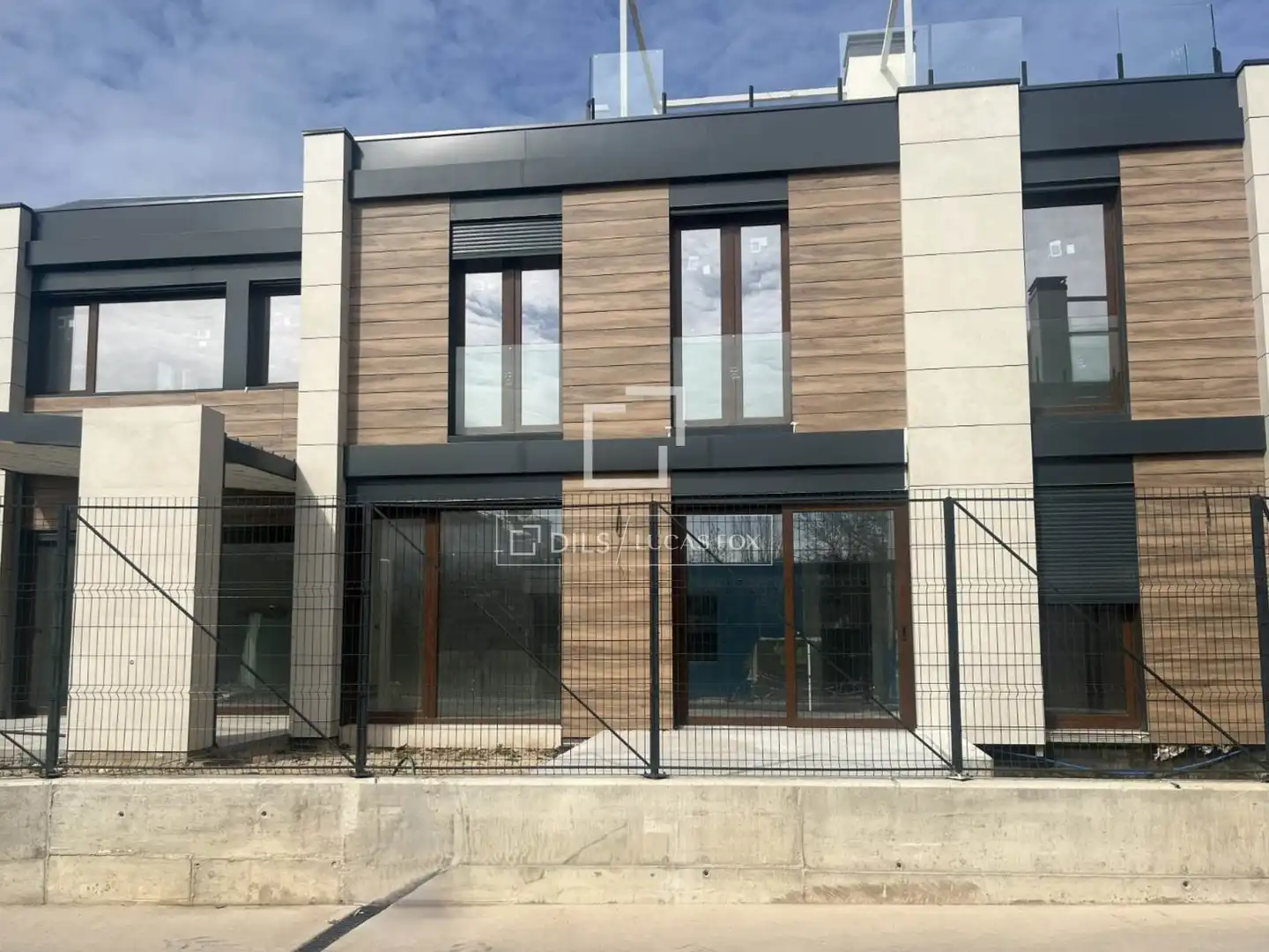 Vista exterior de Casa o chalet en venta en Las Rozas de Madrid con Aire acondicionado, Jardín privado y Piscina