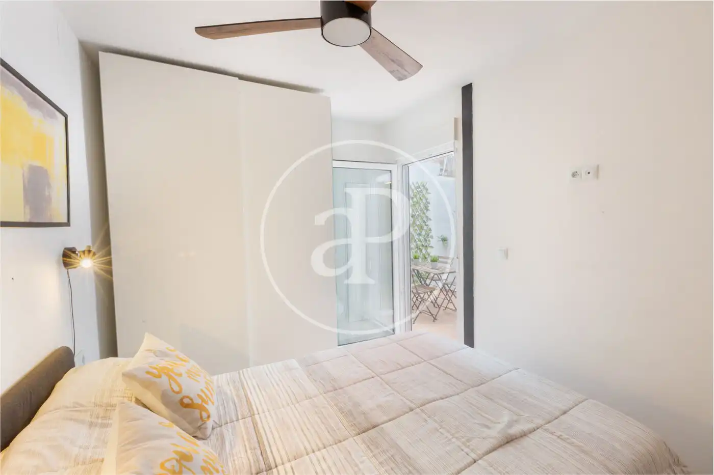 Bedroom of Flat for sale in Valencia  with Heating, Terrace and Furnished