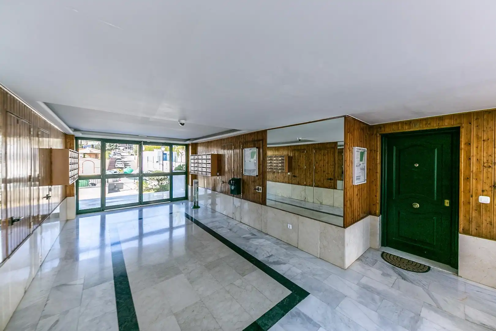 Planta baja en venta en Fuengirola con Aire acondicionado, Calefacción y Jardín privado