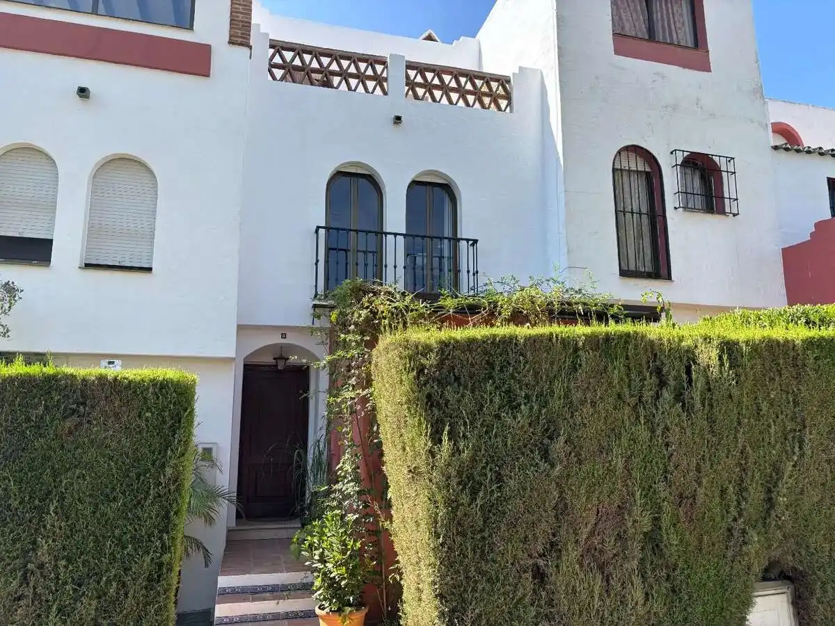 Maison mitoyenne avec piscine à vendre à Benamara - Atalaya