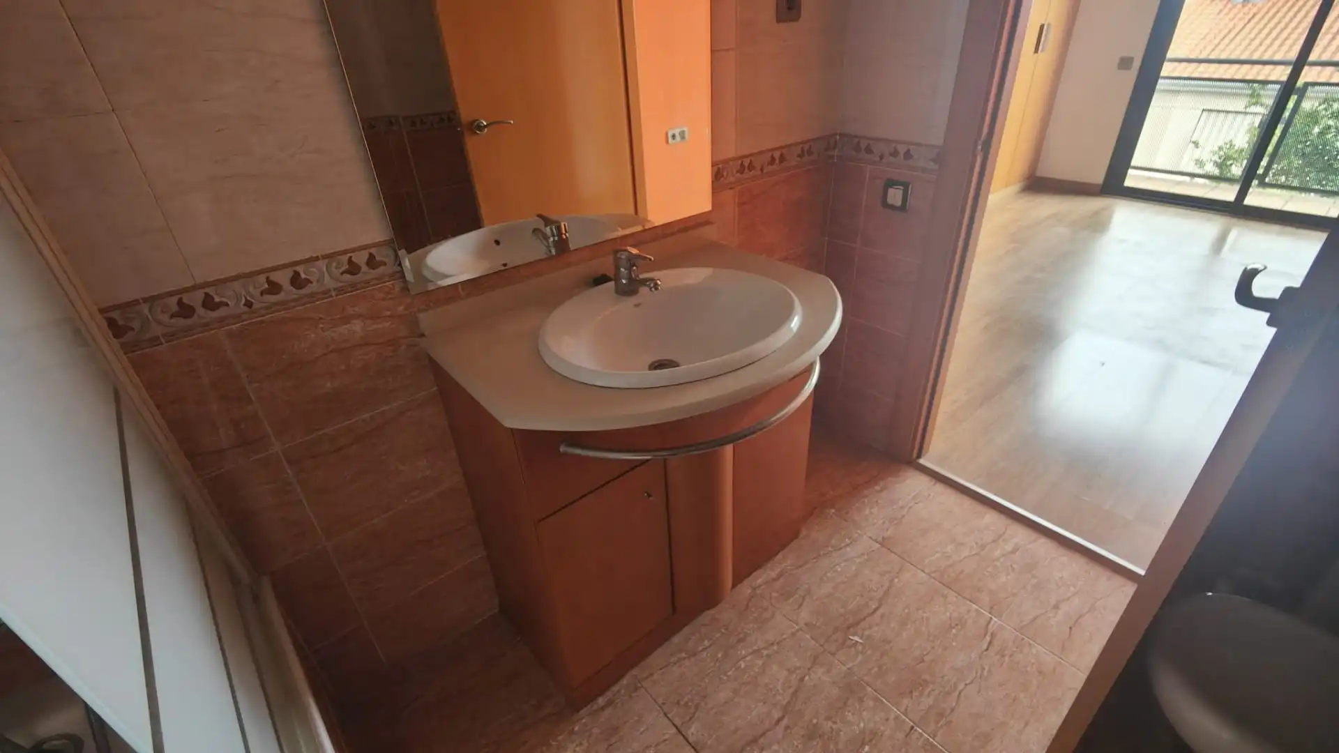 Bany de Casa adosada en venda en Vilanova i la Geltrú amb Calefacció, Jardí privat i Terrassa