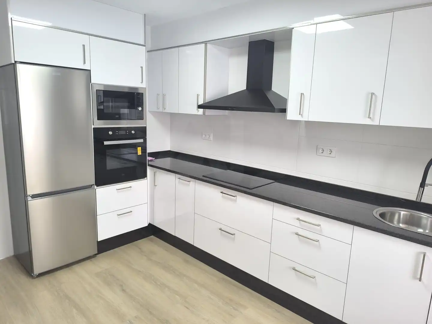 Cocina de Piso en venta en Ferrol con Calefacción y Terraza