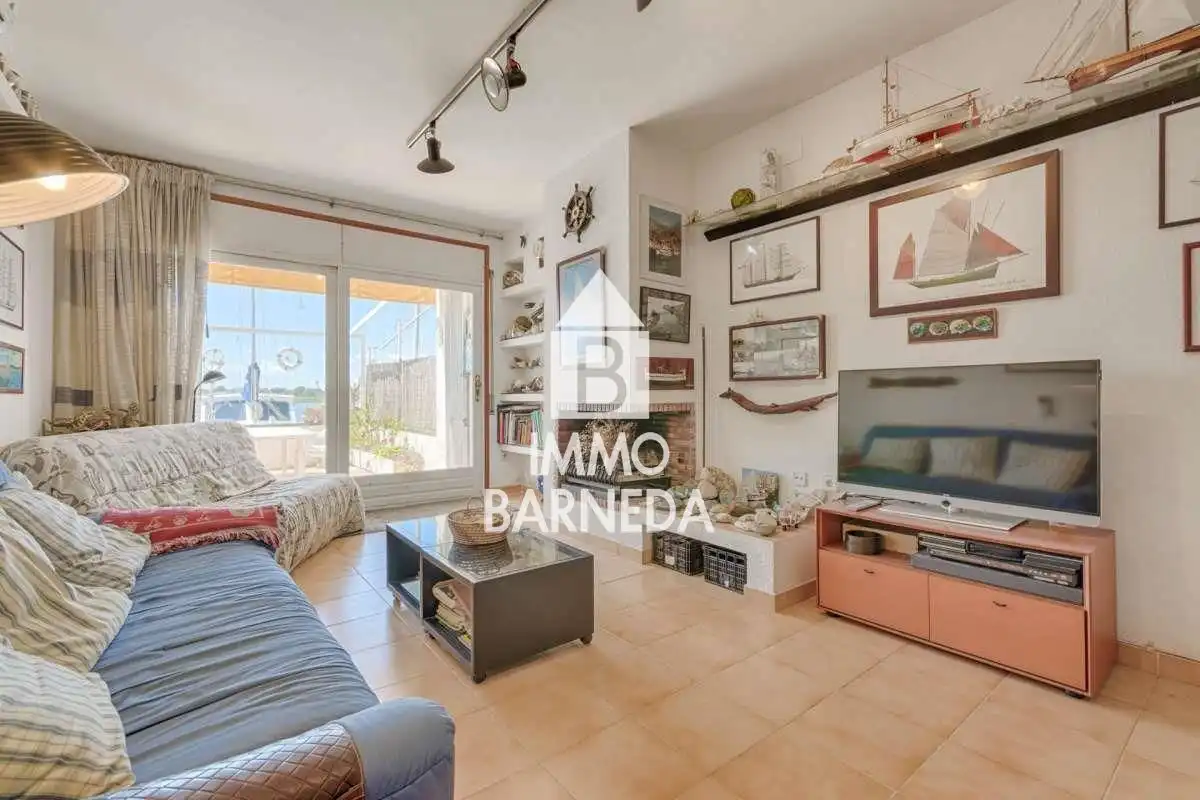 Sala de estar de Casa o chalet en venta en Roses con Terraza y Balcón