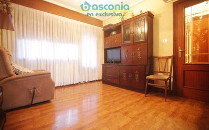 Living room of Flat for sale in Basauri   with Balcony