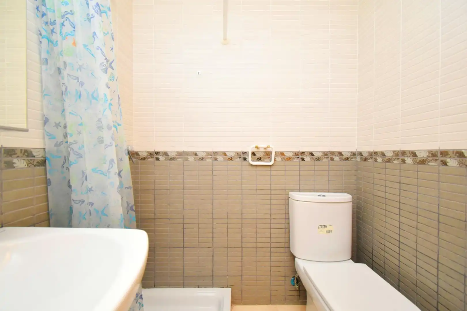 Badezimmer von Wohnung zum Verkauf in Dalías mit Privatgarten, Terrasse und Abstellraum