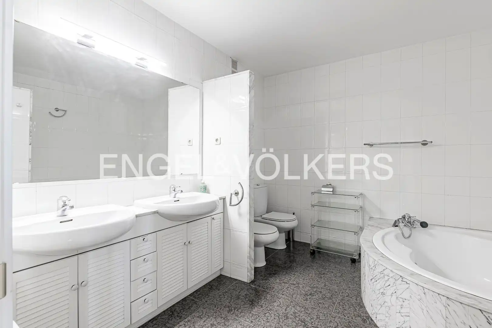 Bathroom of Detached homes for sale in Sant Cugat del Vallès  with Air Conditioner, Heating and Private garden