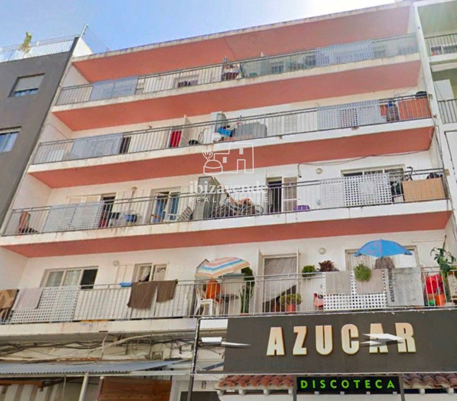 Vista exterior de Edifici en venda en Eivissa