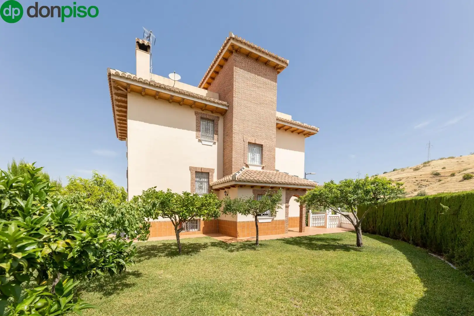 Villa mit Pool zum Verkauf in Avenida suecia