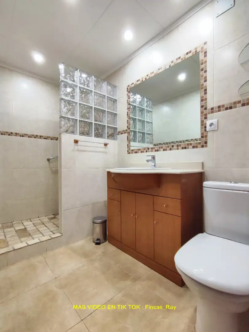 Baño de Piso en venta en Caldes de Montbui con Aire acondicionado, Calefacción y Horno