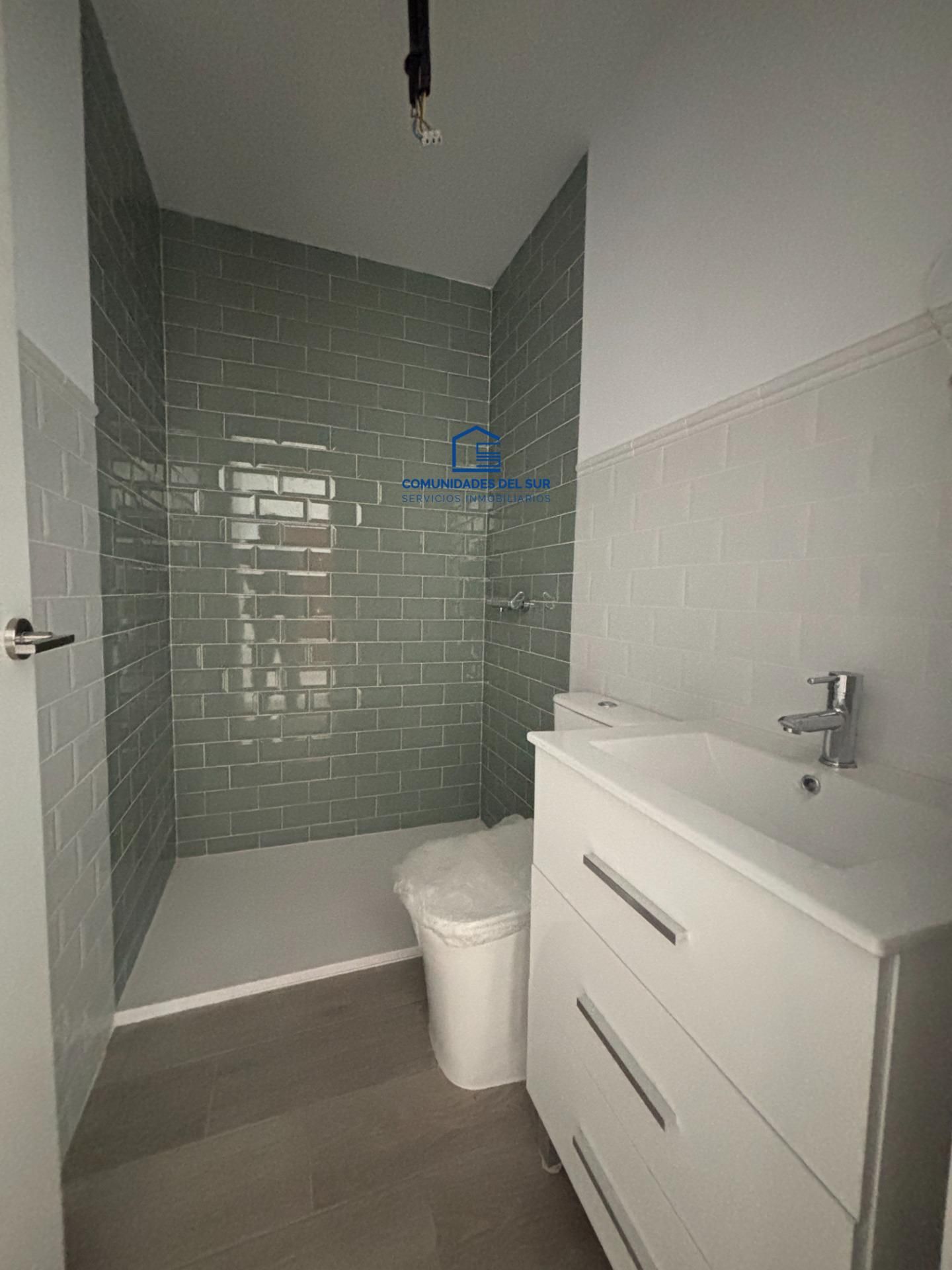 Bathroom of Flat for sale in Jerez de la Frontera