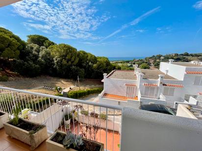 Vista exterior de Casa adosada en venda en Sant Pol de Mar amb Terrassa