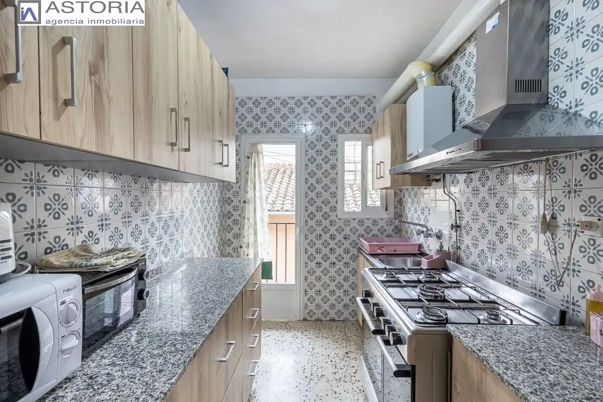 Küche von Wohnung zum Verkauf in Granada mit Möbliert und Balkon