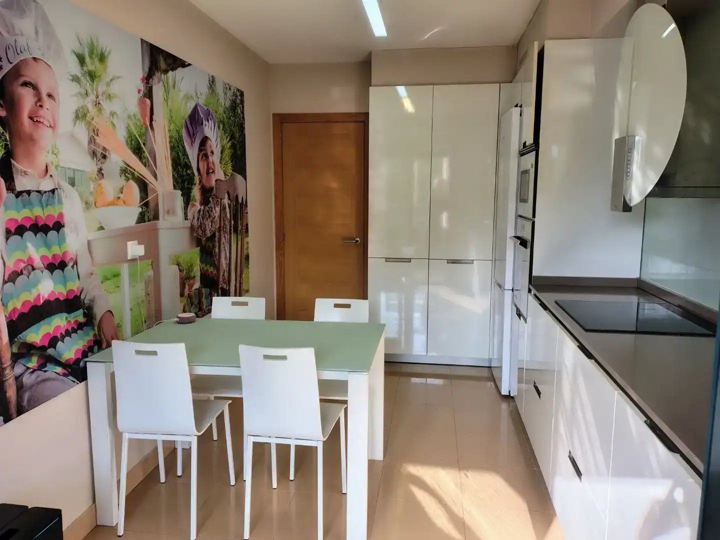 Cuina de Pis en venda en Pontevedra Capital  amb Jardí privat, Parquet i Traster