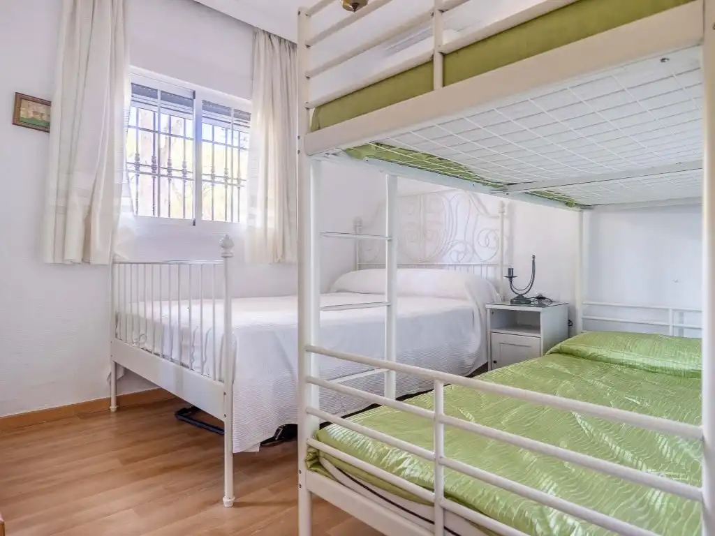 Dormitori de Casa o xalet en venda en Chiclana de la Frontera amb Aire condicionat, Calefacció i Jardí privat