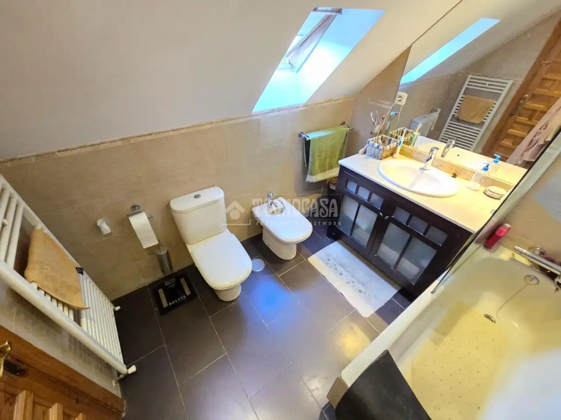Bathroom of Detached homes for sale in Collado Mediano