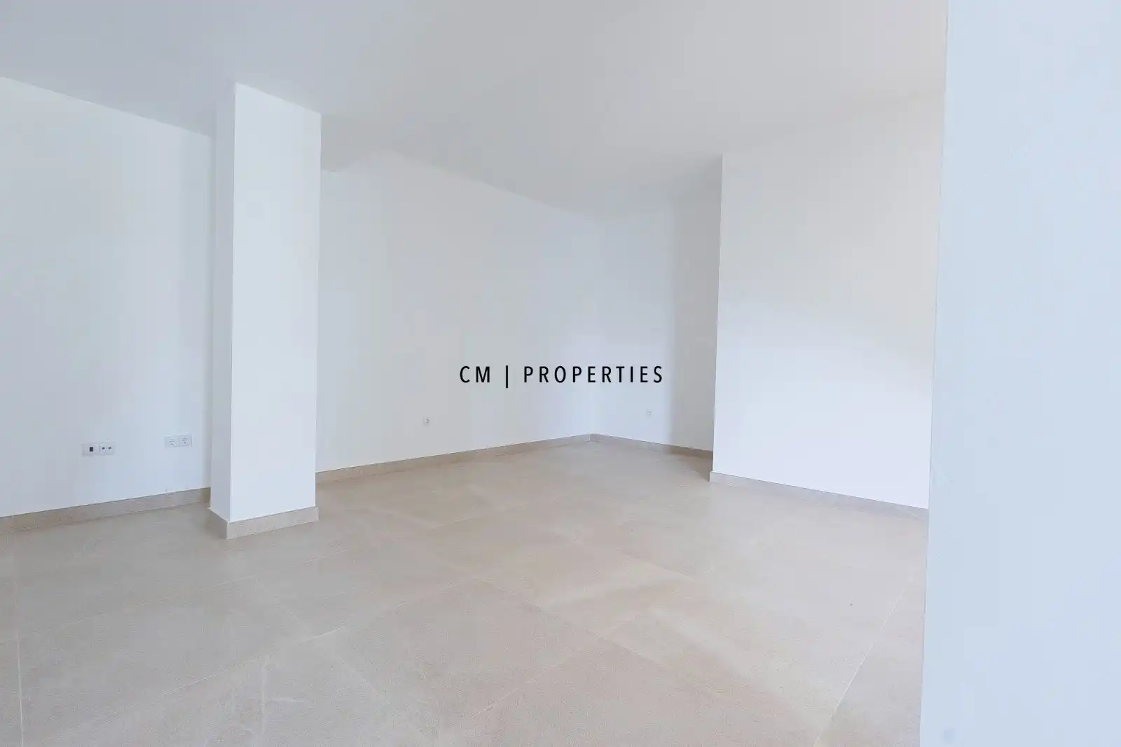 Sala de estar de Casa adosada en venta en Chiva con Aire acondicionado, Calefacción y Jardín privado