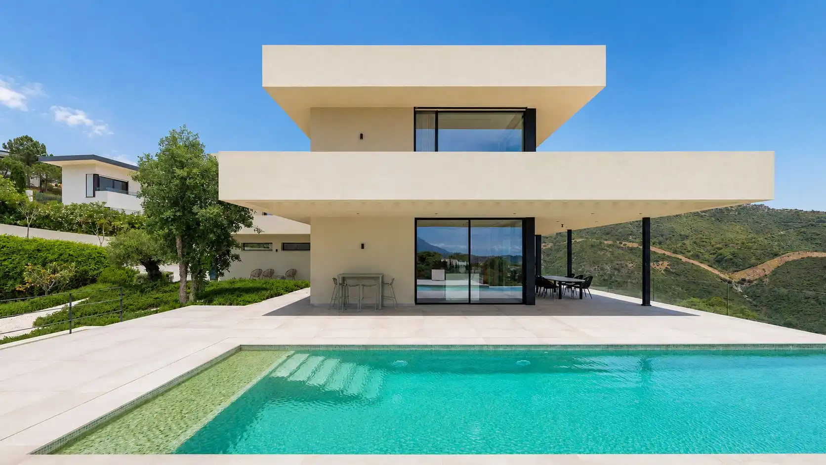 Vista exterior de Casa o xalet en venda en Benahavís amb Calefacció, Jardí privat i Terrassa