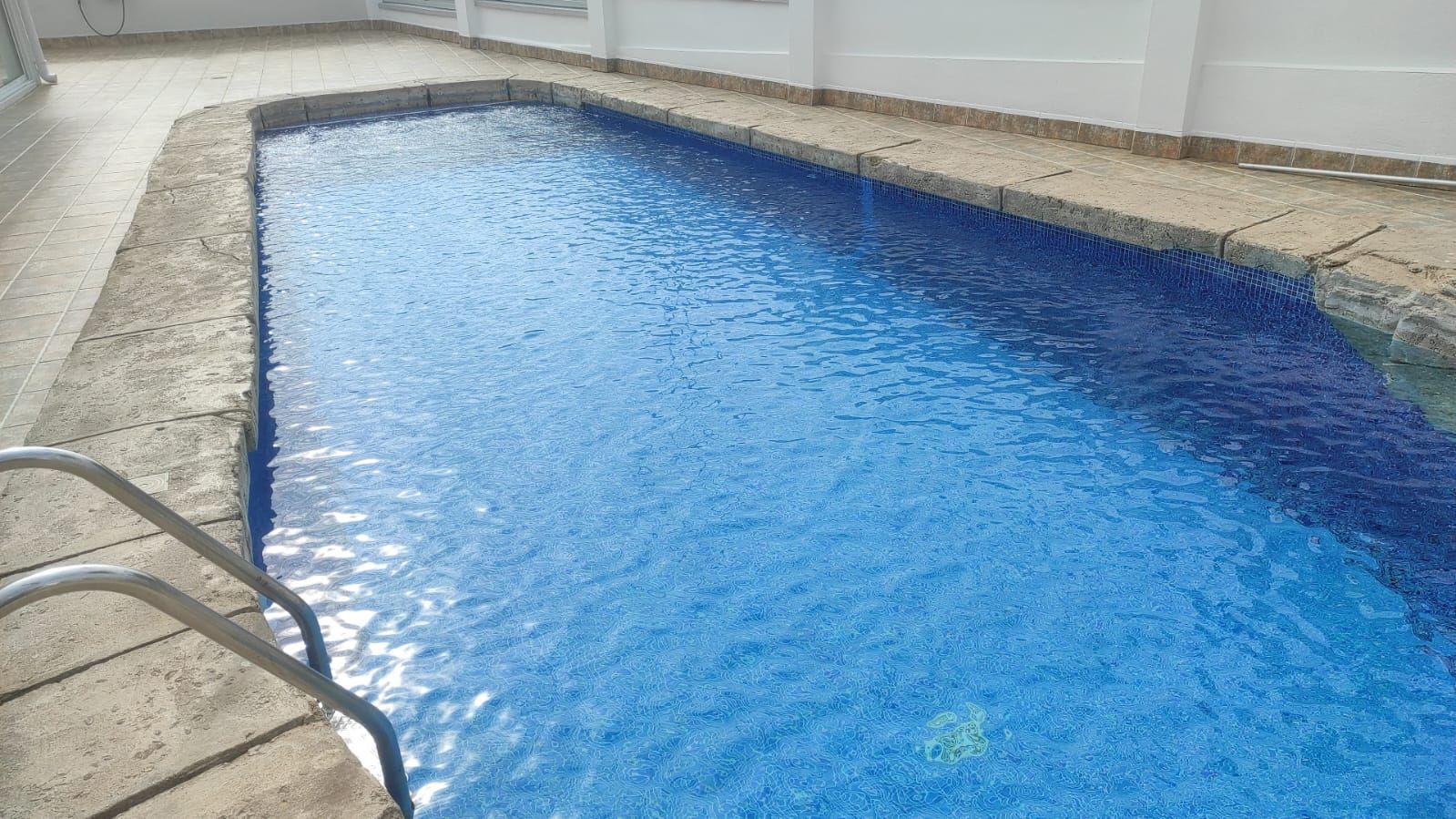 Piscina de Casa o xalet de lloguer en Cubelles amb Aire condicionat, Calefacció i Jardí privat