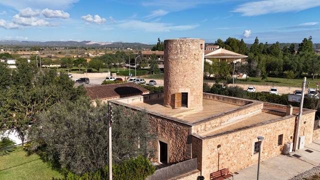 Casa-chalet en Venta en PLAÇA DE GONZALO TORRENTE BALLESTER en Campos poble