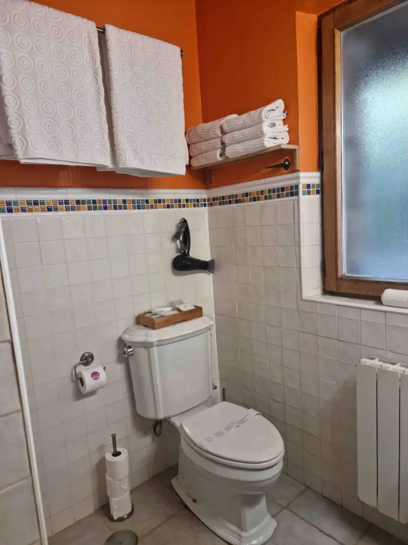 Bany de Casa adosada en venda en Vega de Liébana amb Jardí privat, Terrassa i Traster