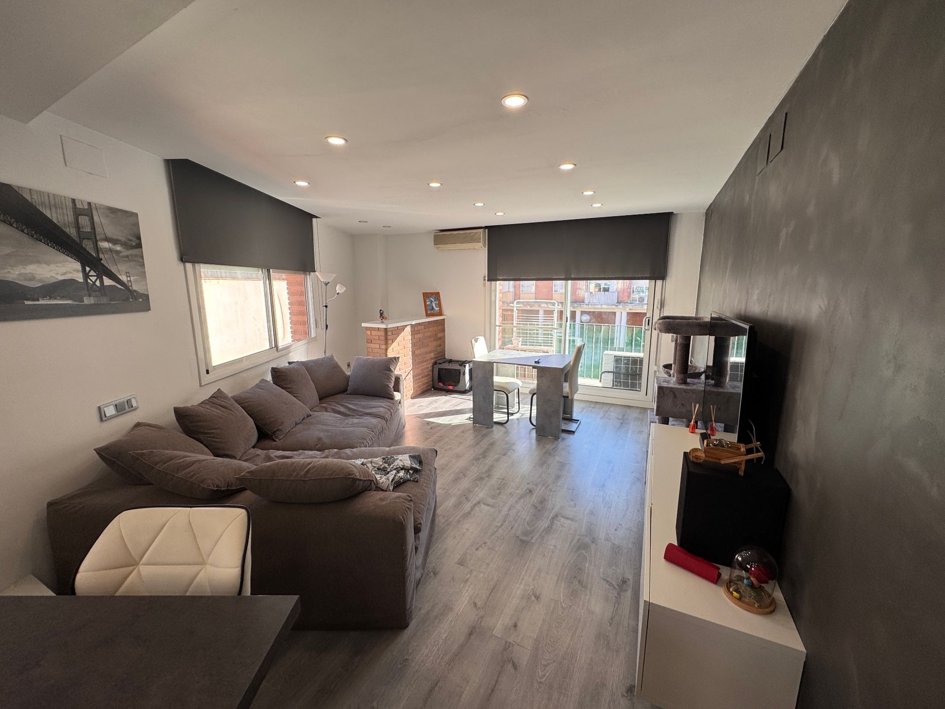 Living room of Flat for sale in Canovelles  with Air Conditioner, Heating and Parquet flooring