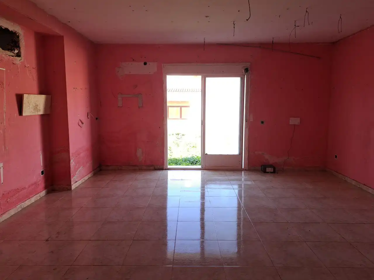 Wohnung zum Verkauf in Barcience mit Privatgarten und Abstellraum