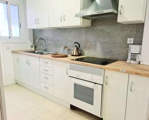 Cuina de Apartament per a compartir en Sant Adrià de Besòs amb Aire condicionat i Terrassa