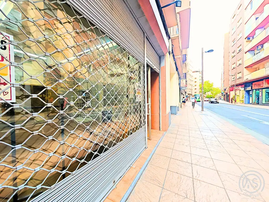 Vista exterior de Local de alquiler en Zaragoza con Aire acondicionado, Calefacción y Internet
